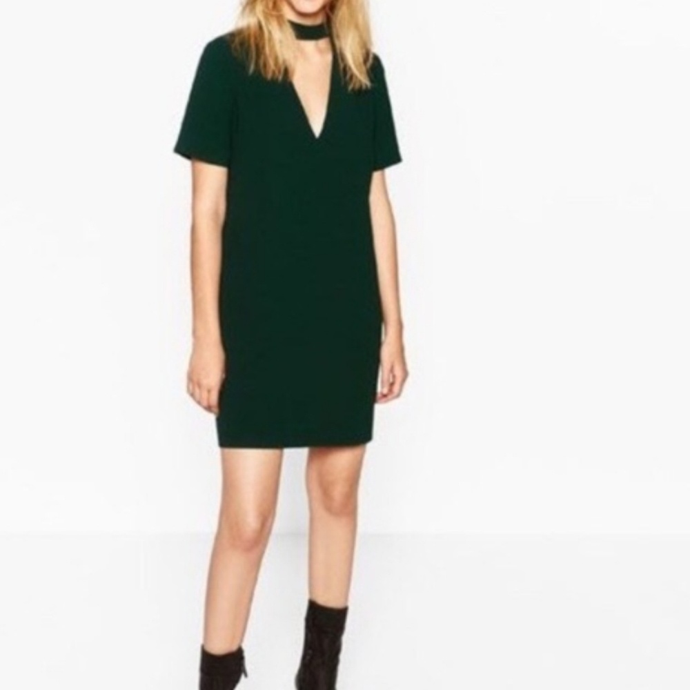 ZARA mini dress w V neck and collar